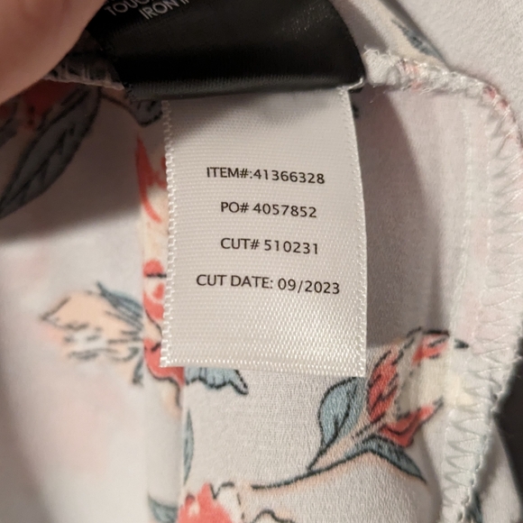 NWT Torrid Harper Georgette Floral V-Neck Ruched Short Sleeve Blouse Size 2X - Picture 13 of 14